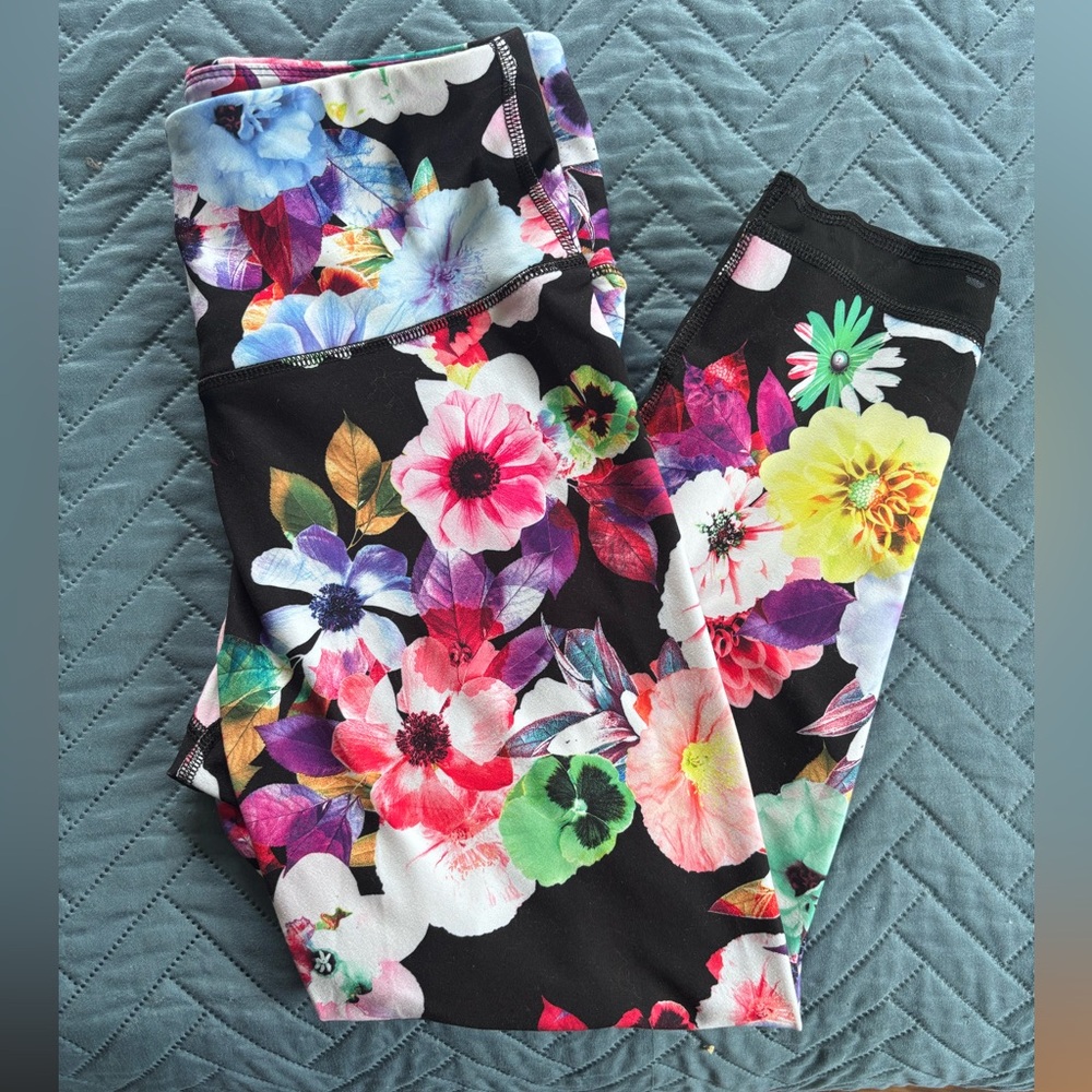 Old Navy Black Floral Leggings with Multicolor Flowers